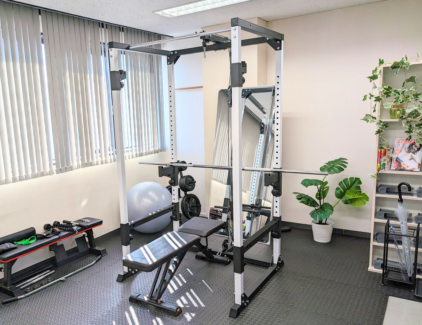 四條畷店の店内写真